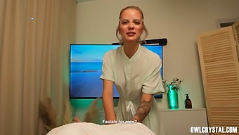 Masseuse Couldn´t Resist Her Client´s Big Cock And Gave Herself To Him.